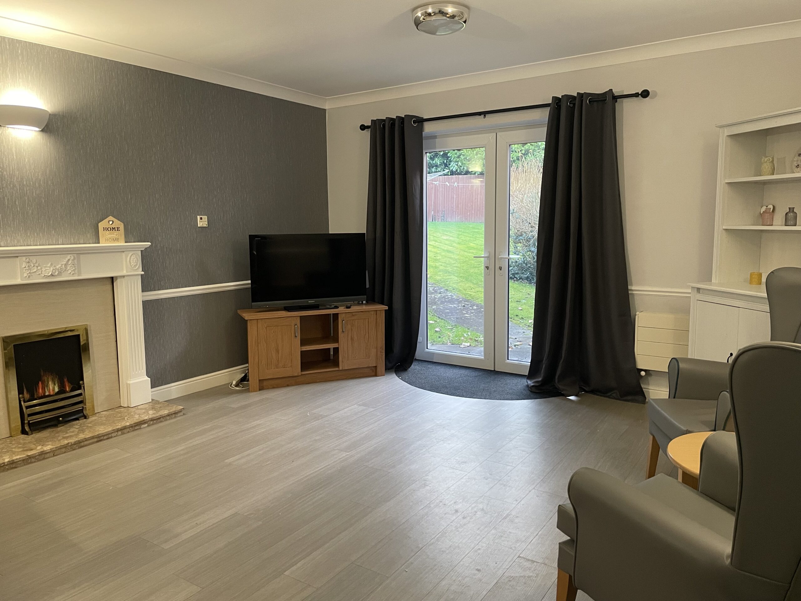 Lounge area in Aldergrove Manor care home in Wolverhampton